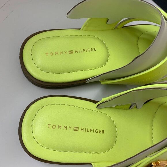 Tommy HIlfiger Meriem Womens Thong Sandal Monogram Emblem Logo Sz 8M Light Green - Picture 5 of 9